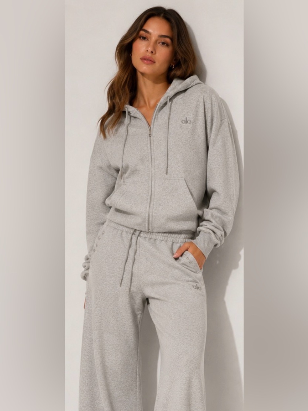 Alo Yoga Women’s  Gray Zip Hoodie & Wide Leg Pants Set NWT size  Large